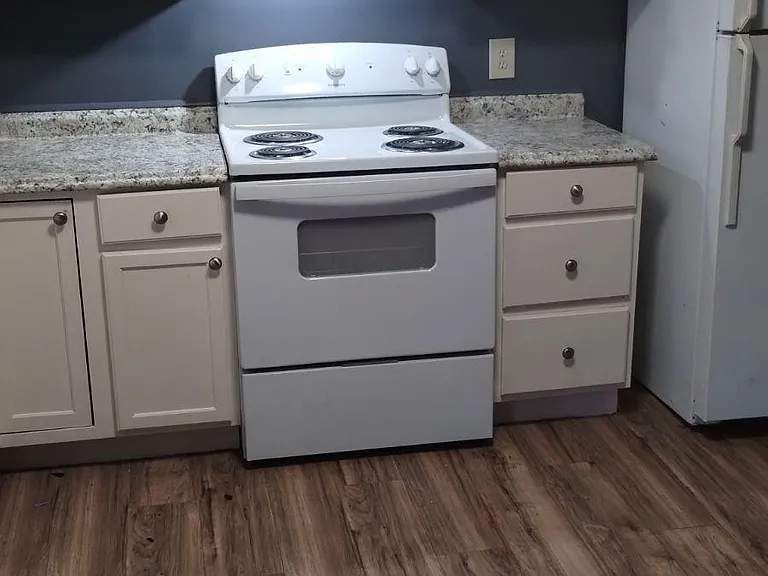 1110 Sheffield Ave — Photo 9