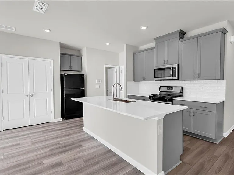 1645 Villageside Ct — Photo 6