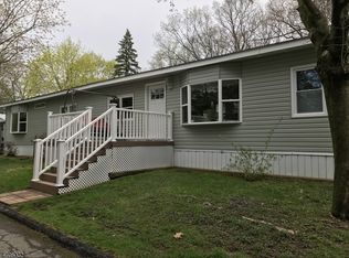 93 Mount Pleasant Ave TRLR B4, Dover, NJ 07801