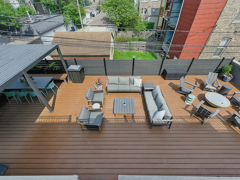 943 N Leavitt St — Photo 4