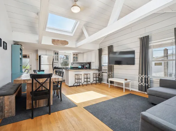 129 Old Point Rd, Newburyport, MA 01950