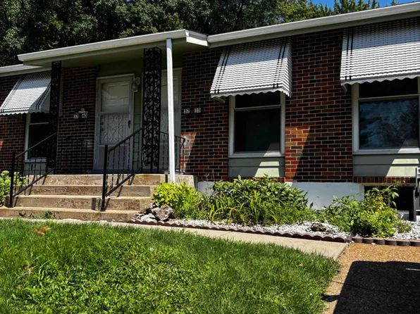 3738 Dixie Dr, Saint Ann, MO 63074