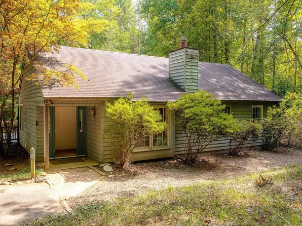 1141 Fox Ridge Dr, Earlysville, VA 22936
