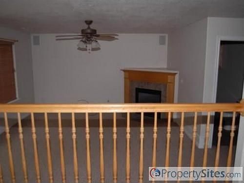 3rd image of 1213 E Parkstone Dr