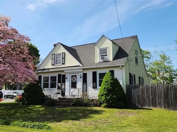 120 Harmony Ct, Warwick, RI 02889