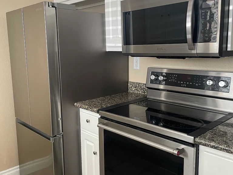 620 E Lexington Ave E #3 — Photo 1