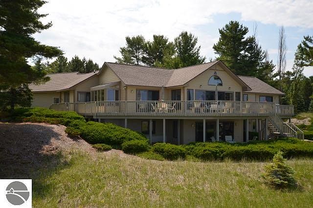 1st image of 4982 Mackenzie Dr