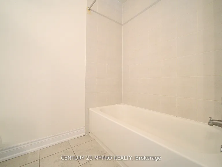 7 Latchford Ln — Photo 35