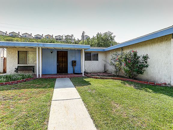 2nd image of 27446 Crossglade Ave