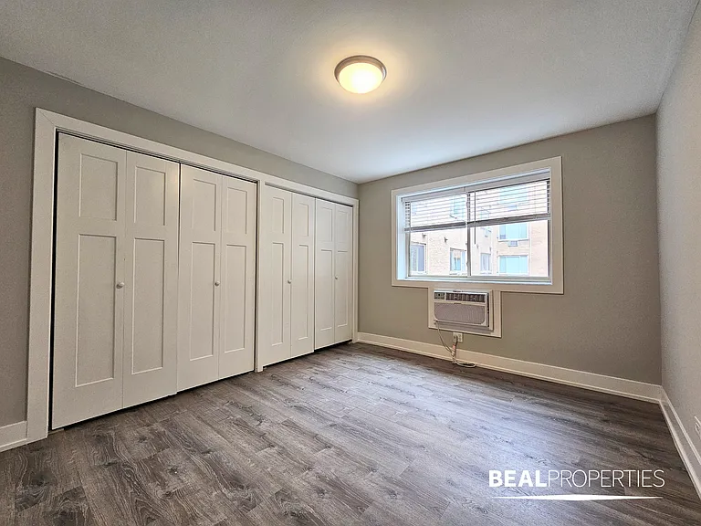 530 W Surf — Photo 122