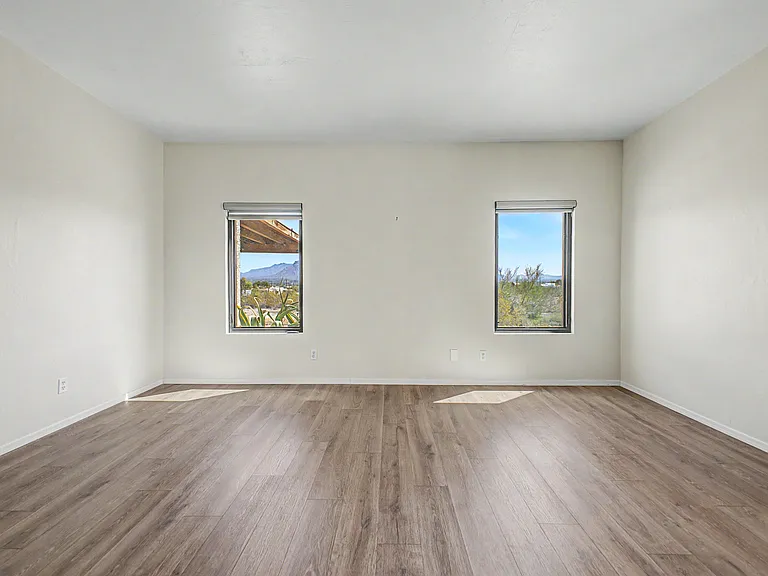 4650 N Paseo De Los Cerritos — Photo 19