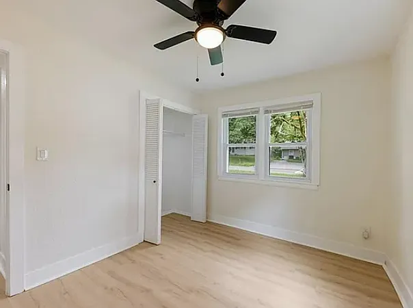 3 bed, 912 sqft, $1,700 — Photo 4