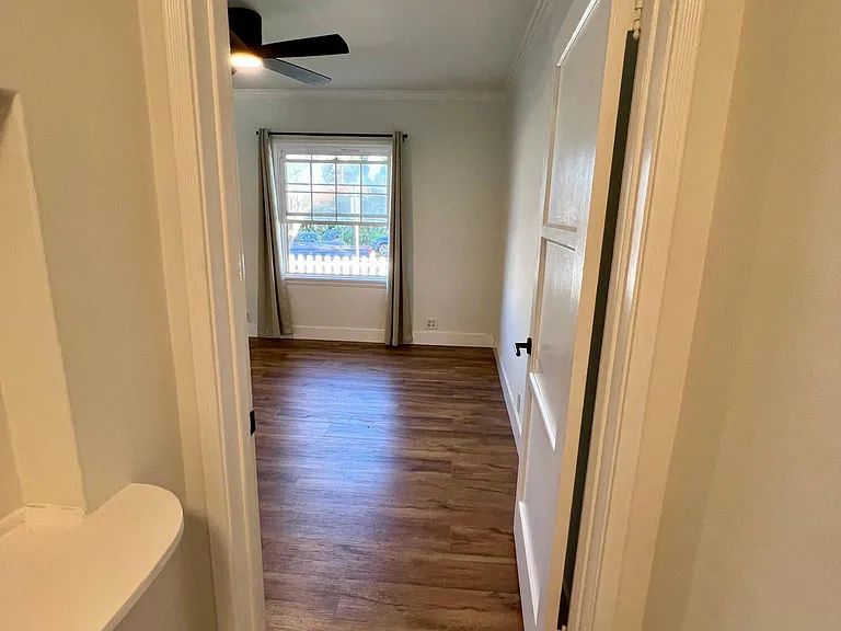 Bedroom 1 Entry