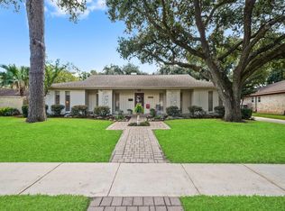 10623 Tupper Lake Dr, Houston, TX 77042