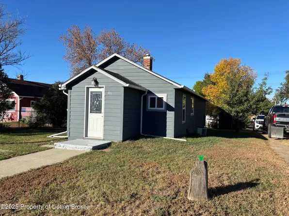 406 Main St S, Bowman, ND 58623