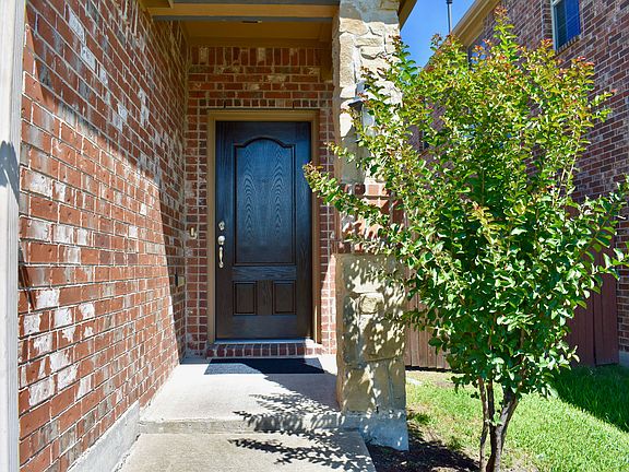 3rd image of 4916 Stray Creek Ln