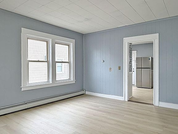 5th image of 187 Sisson St