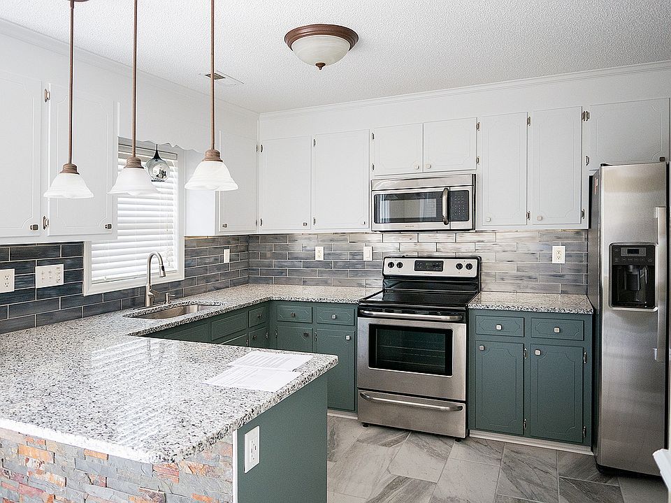 Custom bar, built-in USB outlets, beautiful 12 x 24 porcelain tile