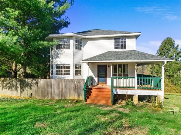 1101 Westover Dr, Blacksburg, VA 24060