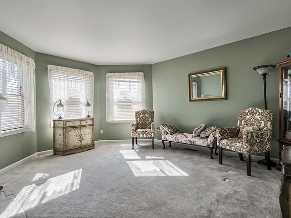 3rd image of 48 Nelson St