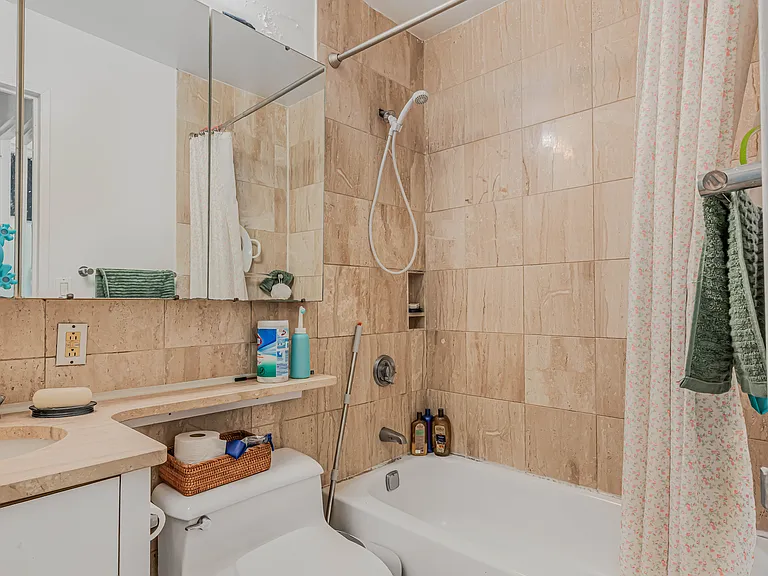 415 E 37th St #25J — Photo 10