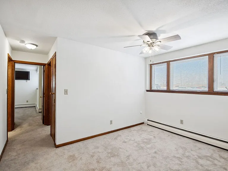Rose Mall Apartments — Photo 40
