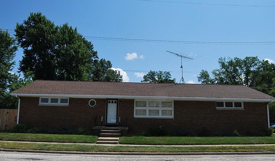 1st image of 405 Marguerite Ave