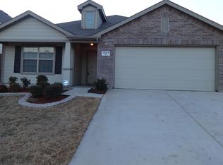 10113 Fox Hill Dr, Fort Worth, TX 76131