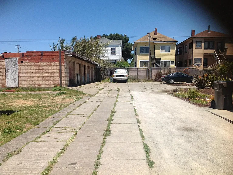 37th St — Photo 29