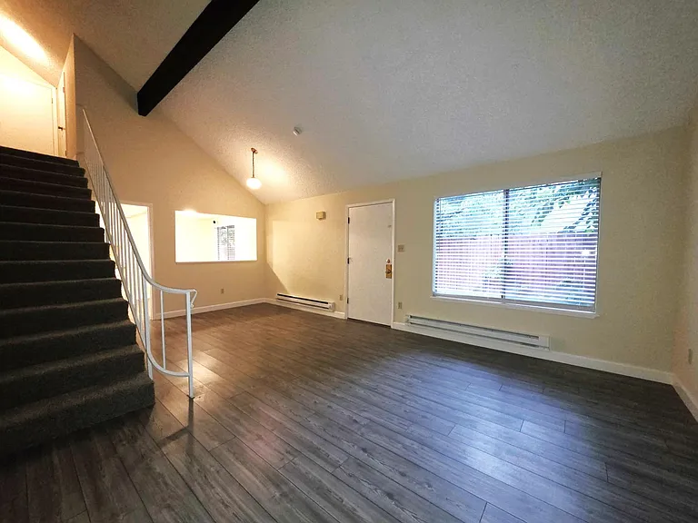 1747 London Cir — Photo 3