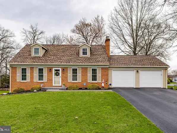 24 Edie Dr, Denver, PA 17517