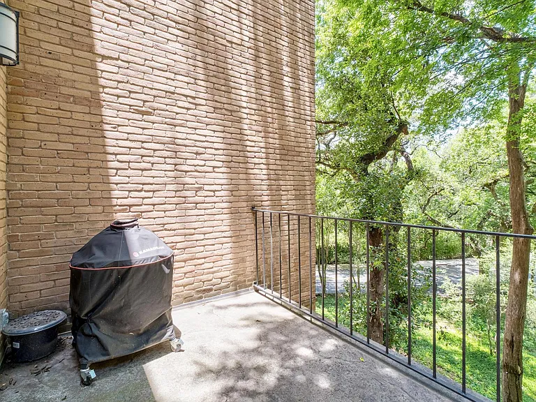 3718 Bridle Path — Photo 27