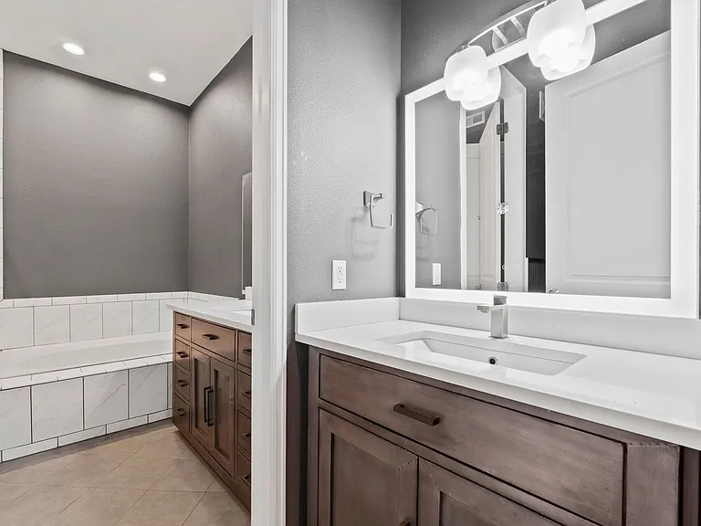 2100 N Humboldt St #306 — Photo 11