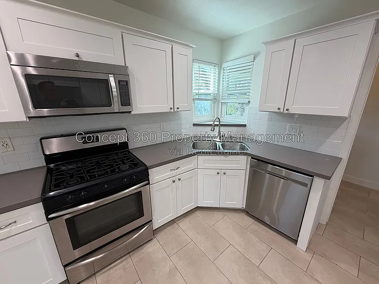1214 E Cartagena St — Photo 9