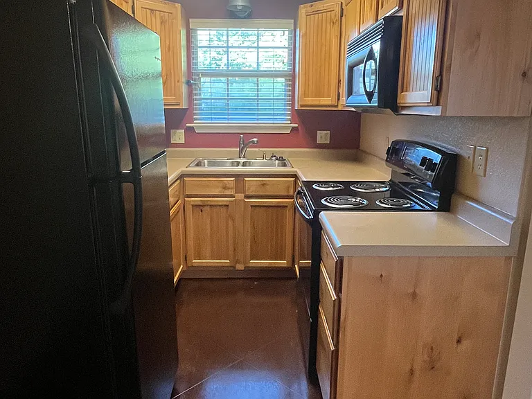 806 W Tahlequah St #B — Photo 10