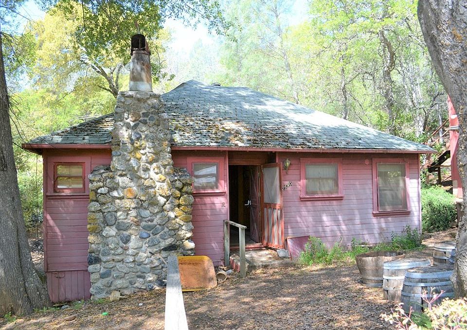 1st image of 2690 Carmel Ave
