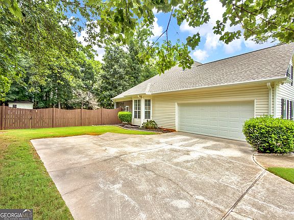 2nd image of 378 Chandler Rdg
