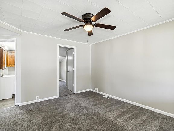 3rd image of 601 N High St