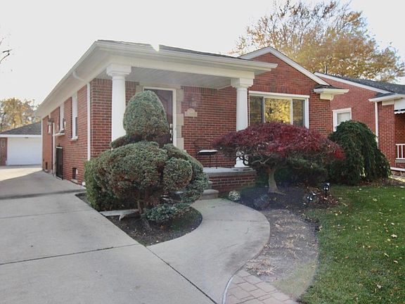 2nd image of 20300 Lochmoor St