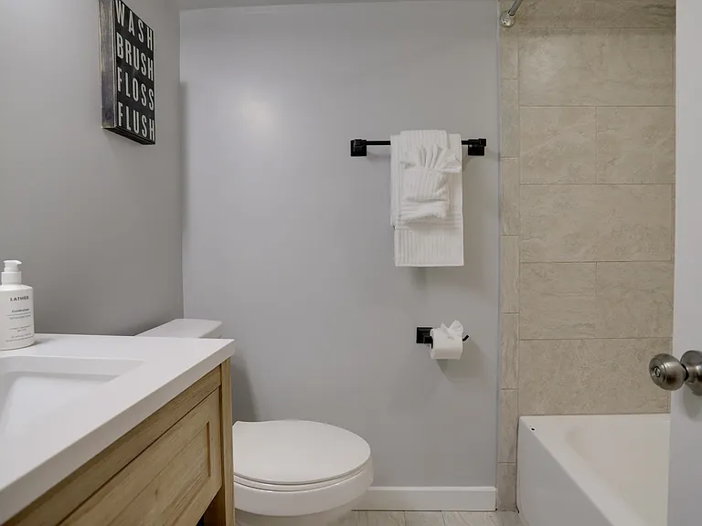 1765 R St NW #1B — Photo 14