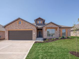 7521 McCormick Dr, Lenexa, KS 66227