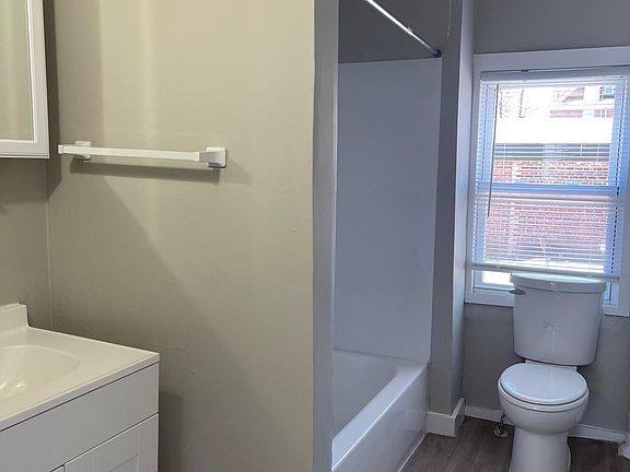 5th image of 278 Hallock Ave #2A