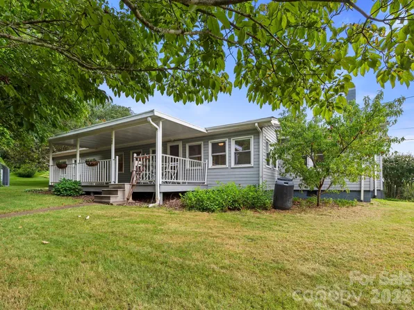 32 Fair Dr, Candler, NC 28715