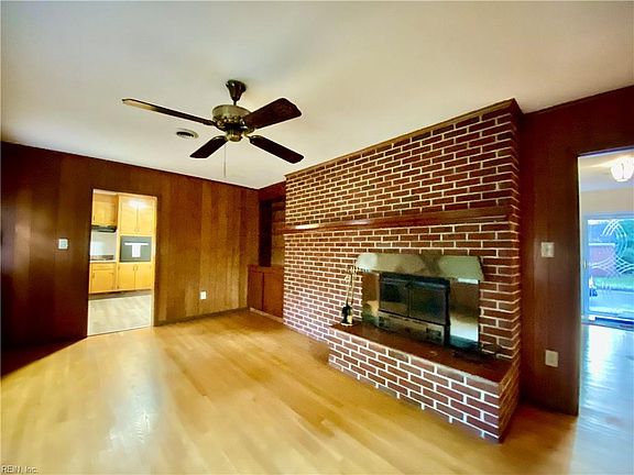3rd image of 408 Forest Hill Cres