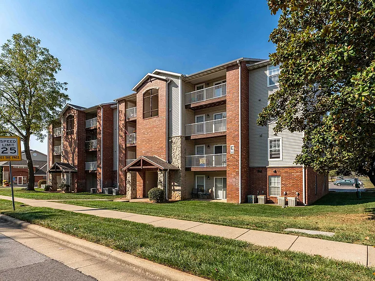 Battlefield Park Apartments — Photo 124