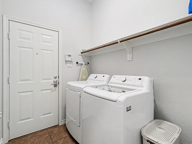 11709 Wild Pear Ln — Photo 25