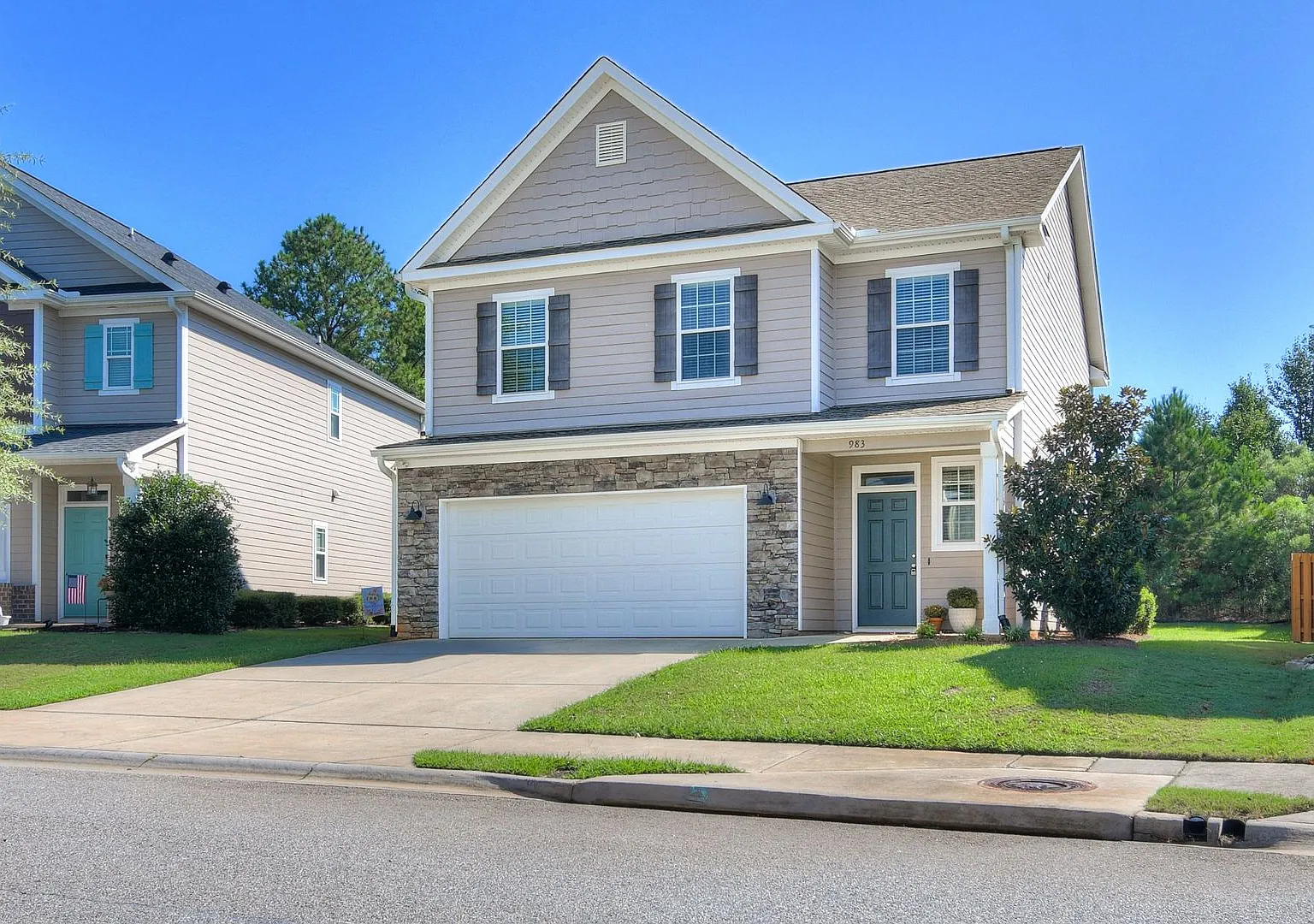 Beautiful 4 Bedroom in Crawford Creek — Photo 3