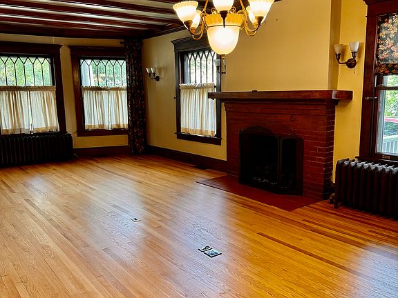 5th image of 492 Glen St #A