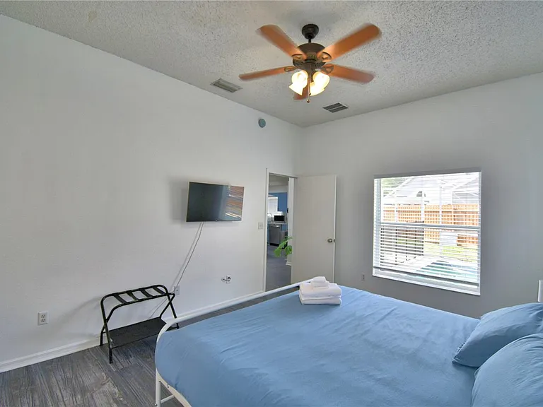 2935 Dickens Cir — Photo 63