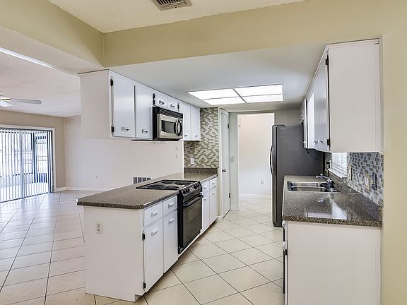 4th image of 6131 Orange Cove Dr